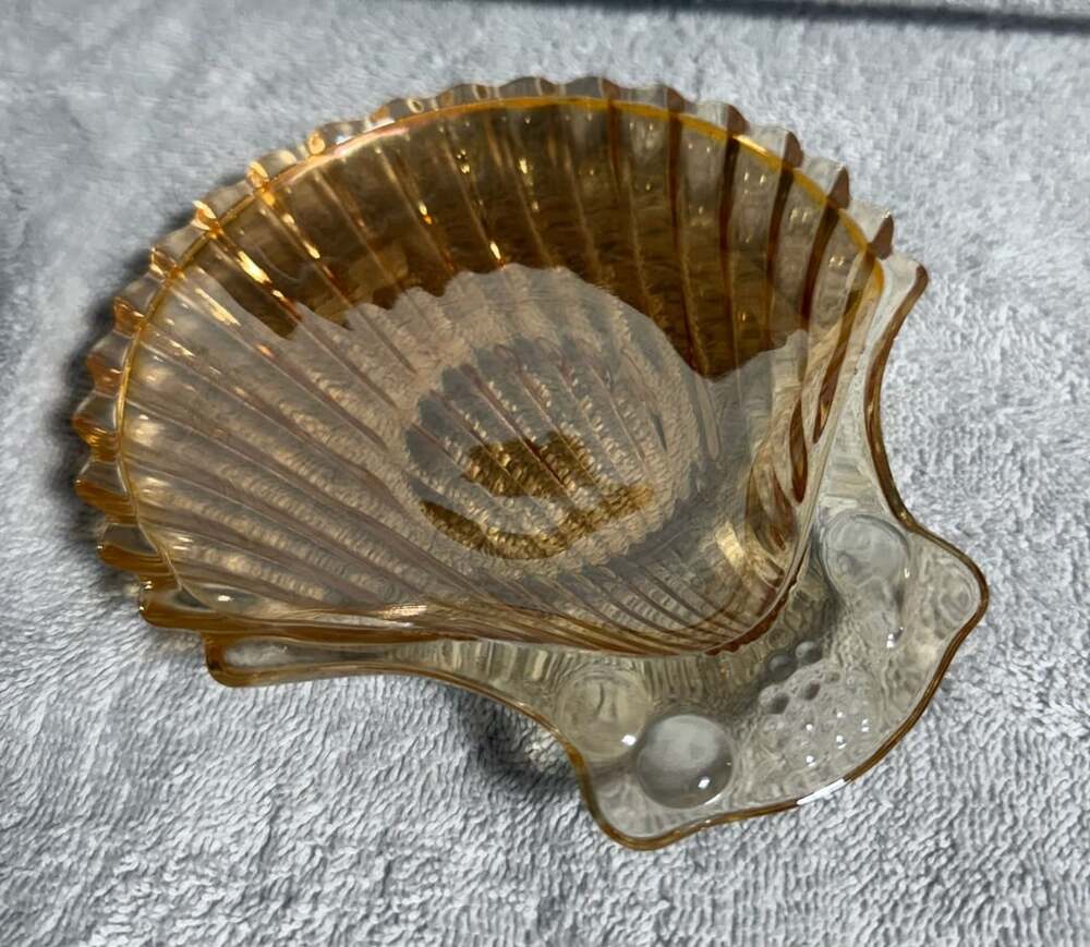Jeannette Glass Shell Candy Dish Marigold Iridescent